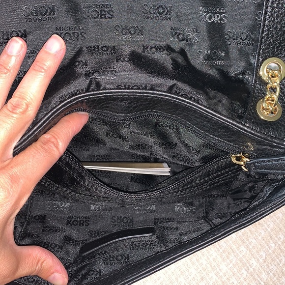 Black and gold Michael Kors bag NWOT Host Pick 10.16.23 🎉🎉 - Picture 6 of 7